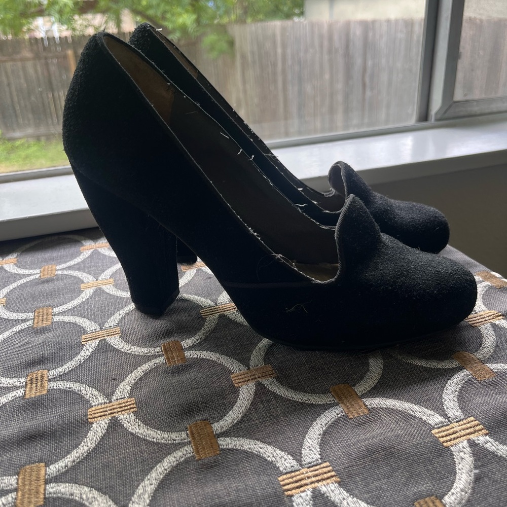 Seychelles Black Suede Pumps